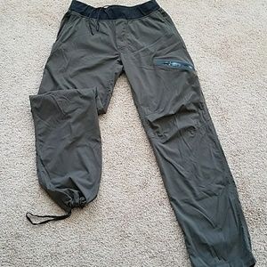 Lulu lemon drawstring bottom pant.